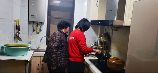 南通 家政養(yǎng)老服務(wù)驛站落地社區(qū)，托起幸福“夕陽紅”